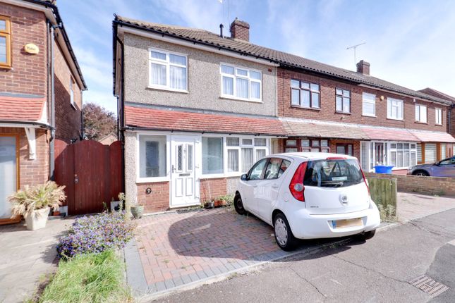 Mygrove Gardens, Rainham RM13 2 bed end of terrace house for sale