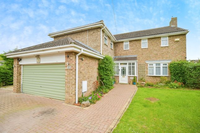 5 bed detached house