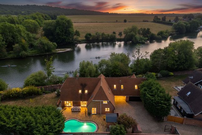 Gossmore Close, Marlow, SL7 4 bed detached house for sale