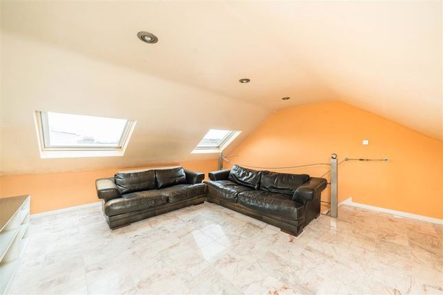 Rita Road, London SW8 3 bed flat for sale