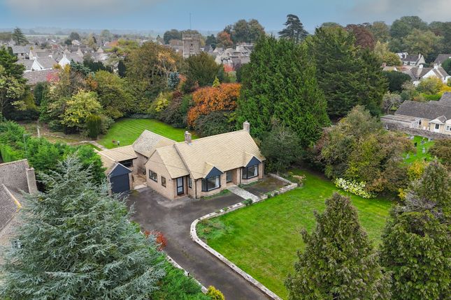 Stonesfield, Oxfordshire OX29 2 bed detached bungalow for sale