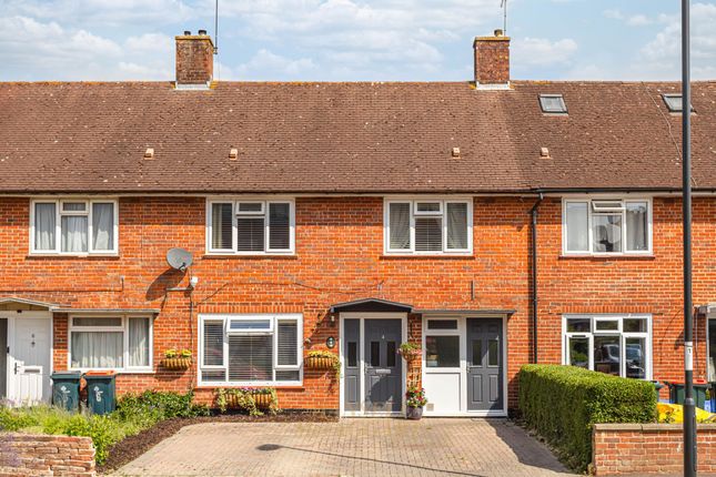 Kilnmead, Crawley RH10 3 bed terraced house for sale