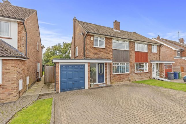 The Pastures, High Wycombe HP13 3 bed semi