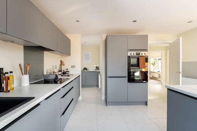 4 bed detached house