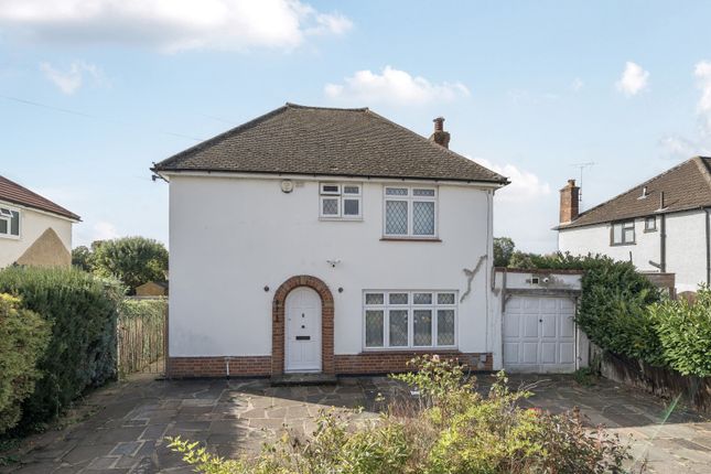 Colburn Avenue, Pinner 3 bed detached house for sale