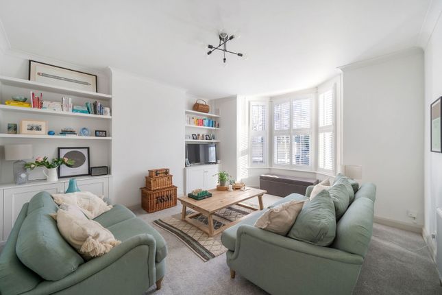 Cavendish Road, London SW12 2 bed maisonette for sale