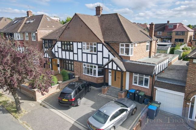 Coolgardie Avenue, Chigwell IG7 3 bed semi