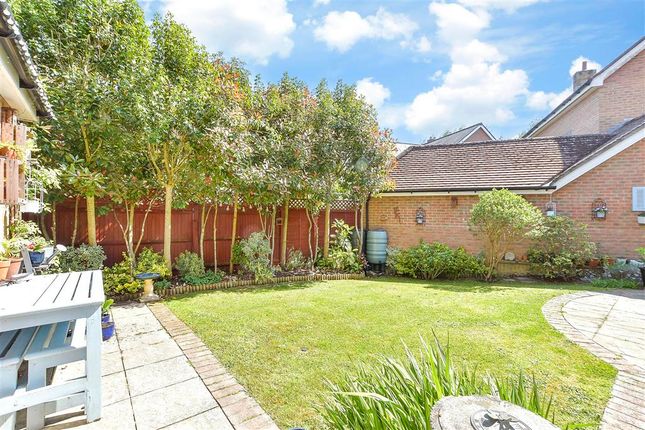 5 bed detached house