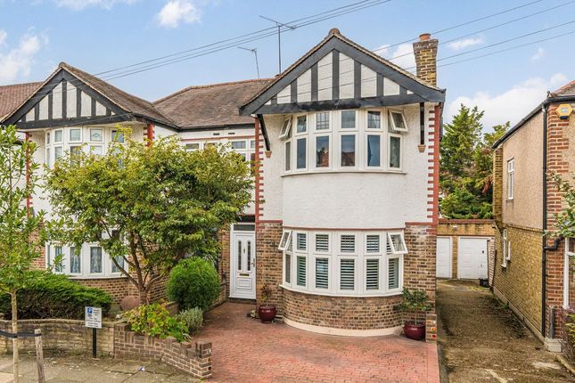 Kendrey Gardens, Twickenham TW2 4 bed semi