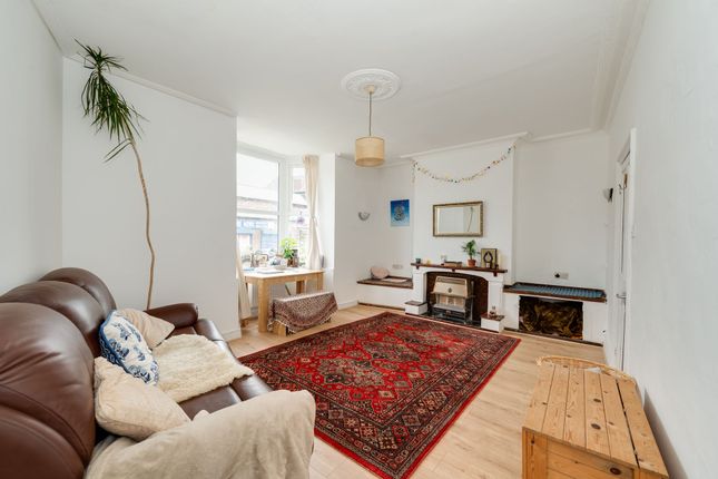 4 bedroom end of terrace house for sale