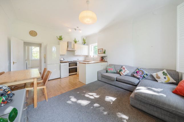 Trouville Road, London, SW4 2 bed flat for sale