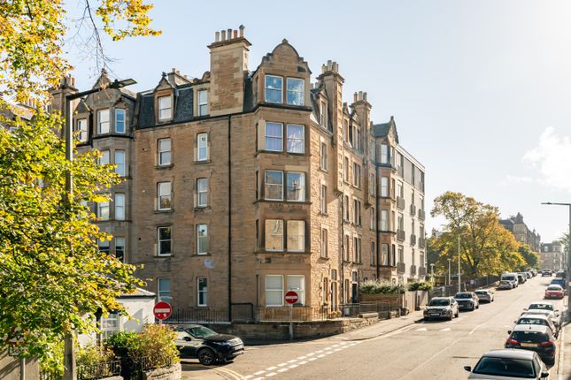 3 bedroom flat for sale