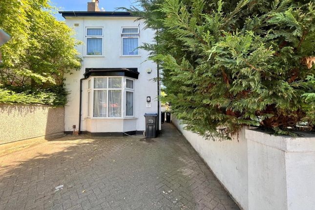 Furze Road, Thornton Heath, CR7 2 bed detached house for sale