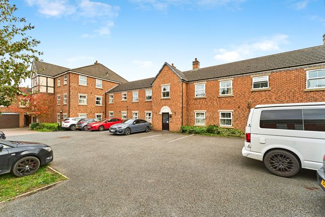 2 bedroom ground floor flat for sale