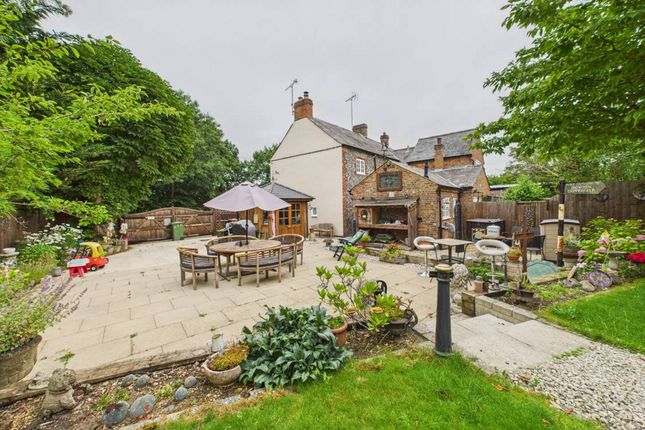 Lynch Hill, Kensworth Dunstable, LU6 2 bed end of terrace house for sale