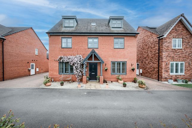 5 bedroom detached house for sale