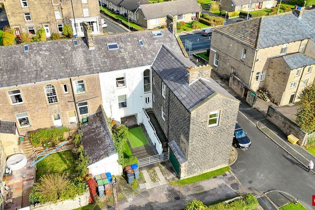 Keighley Road, Colne, BB8 5 bed maisonette for sale