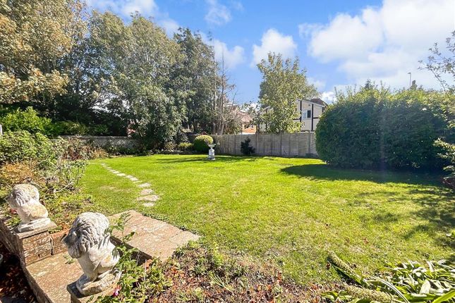 5 bed detached bungalow