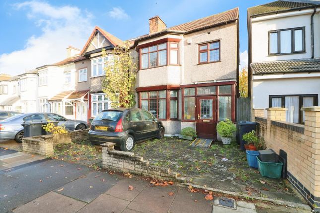 Ashurst Drive, Ilford IG2 3 bed end of terrace house for sale