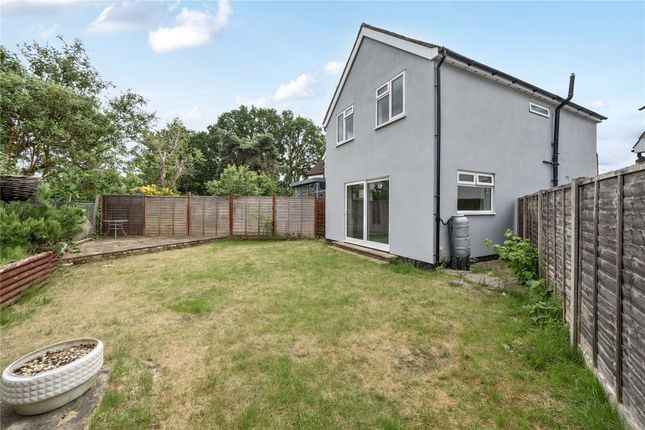 Beverley Close, Surrey KT15 3 bed detached house for sale
