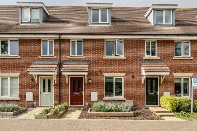Firecracker Drive, Locks Heath... 4 bed house for sale