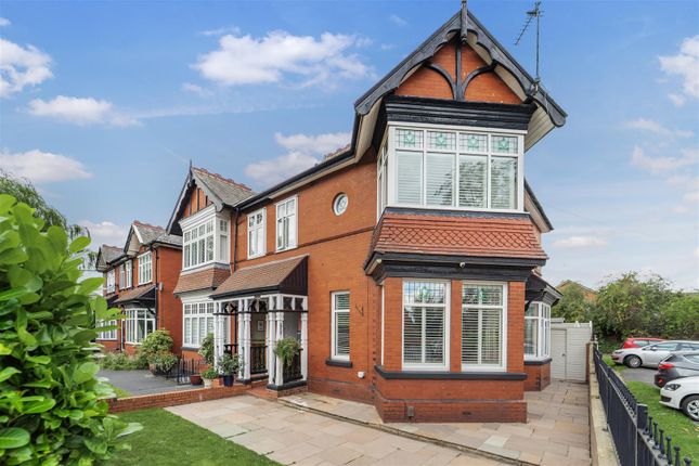 5 bedroom semi-detached house for sale