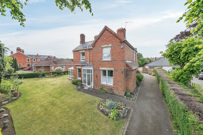 London Road, Sleaford, Lincolnshire... 6 bed detached house for sale