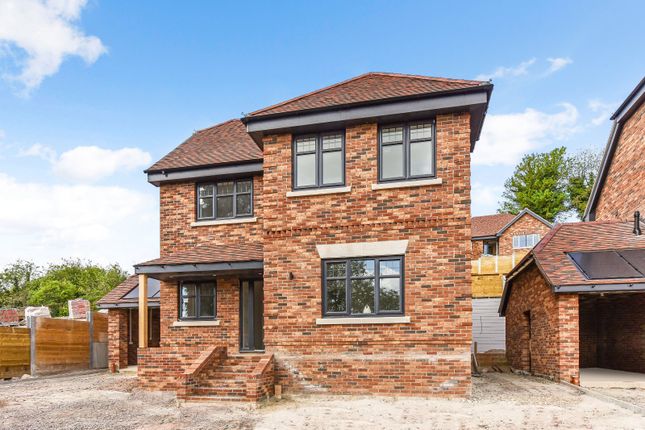 Wilsom Road, Alton, Hampshire 4 bed detached house for sale