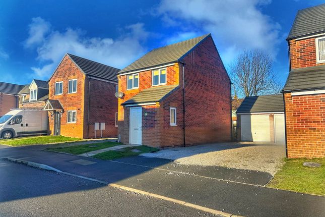 Blindsill Road, Farnworth, Bolton, BL4 3 bed detached house for sale