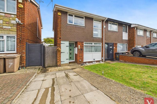 Rosedale Close, Luton LU3 3 bed end of terrace house for sale