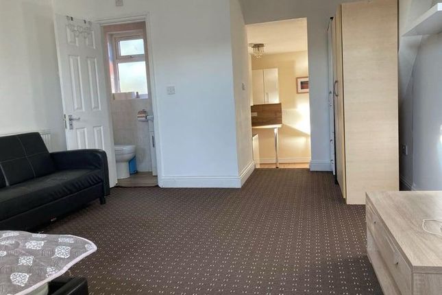 2 bed flat