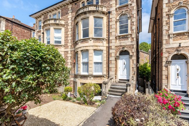 12 Osborne Road, Bristol BS8 2 bed flat for sale