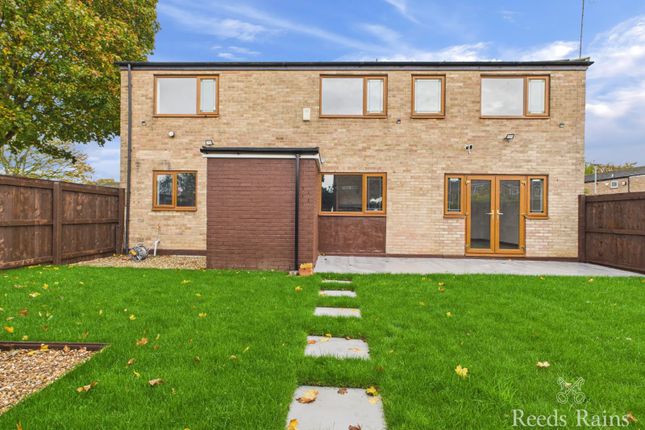 Grasby Road, East Yorkshire HU8 4 bed end of terrace house for sale