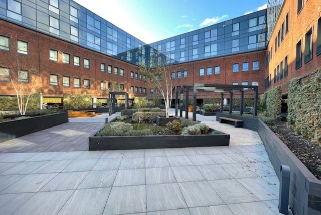 Pembroke Broadway, Camberley, GU15 2 bed apartment for sale