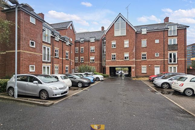 Clarendon Place, Eccles M30 2 bed apartment for sale