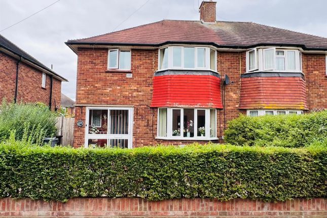 Grovestile Waye, Feltham 3 bed house for sale