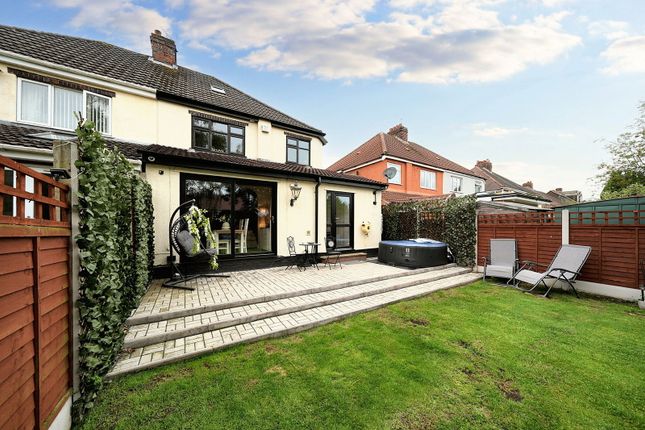 Long Knowle Lane, Wolverhampton WV11 3 bed semi