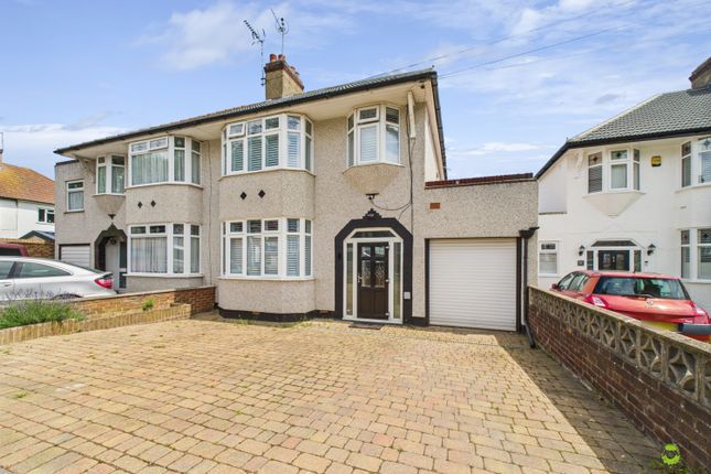Hollingbourne Avenue, Bexleyheath... 3 bed semi