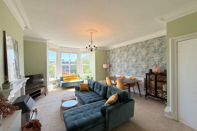 Prince Of Wales Terrace, Scarborough 2 bed flat for sale