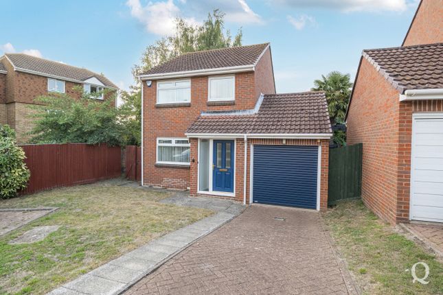 Fallowfield, Sittingbourne, Kent, ME10 3 bed detached house for sale