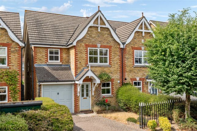 Victoria Mews, London, SW18 3 bed semi