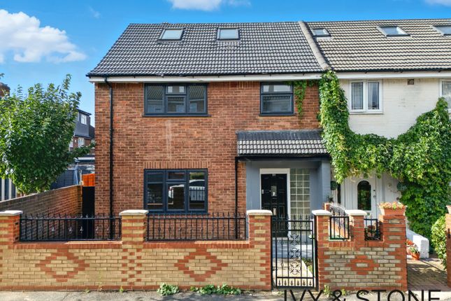 Grosvenor Road, London, Greater... 5 bed semi