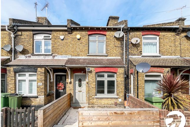 North Street, Sittingbourne, Kent, ME10 2 bed terraced house for sale
