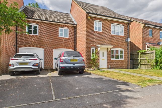 3 bedroom link detached house for sale