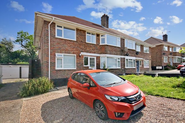 Halsford Park Road, East Grinstead, RH19 2 bed maisonette for sale