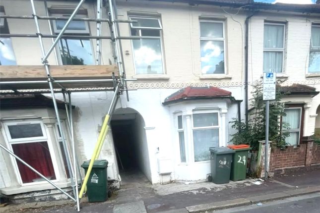 6 bed end terrace house