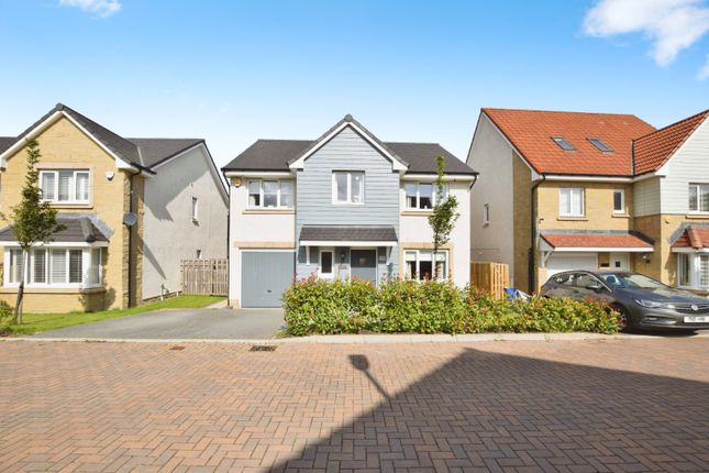 5 bed detached house
