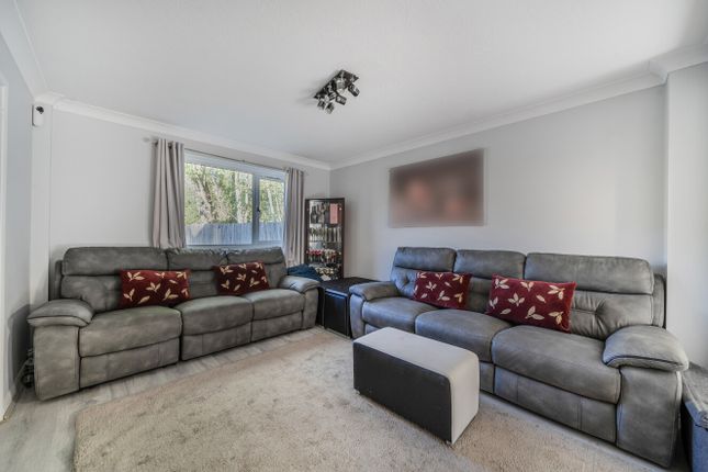 3 bed detached house