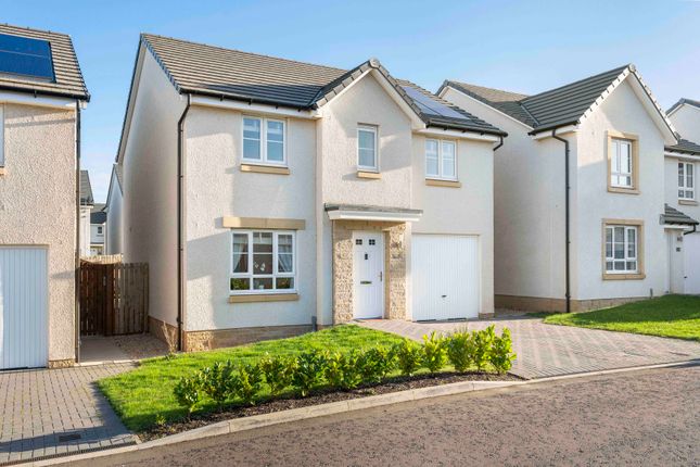 4 bed detached house