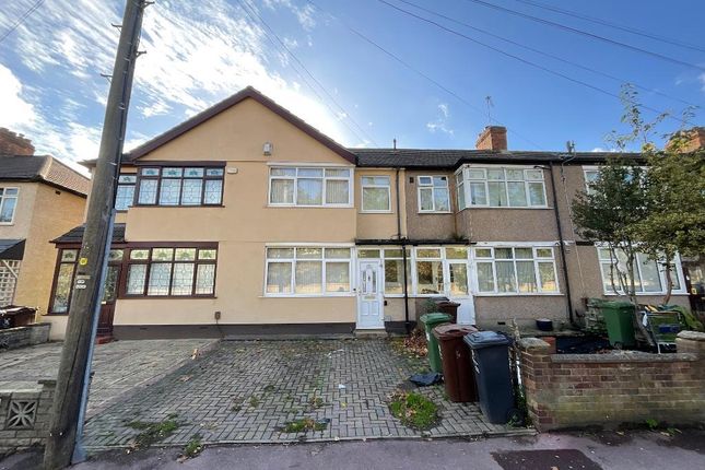 Dagenham RM10 3 bed terraced house for sale